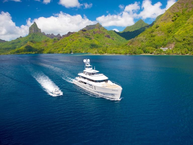 Top 7 Caribbean & Bahamas Islands to Explore on a Luxury Yacht Charter