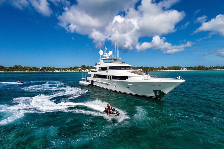 How Much Does It Cost to Charter a Luxury Crewed Yacht in the Caribbean?